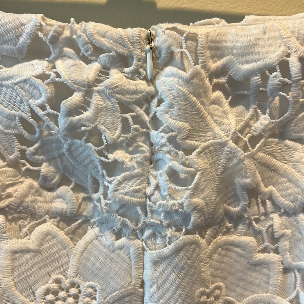 Gianni Bini, size small ,white skirt NWOT - Picture 3 of 6